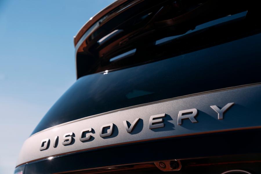 Логотип Land Rover Discovery HSE 2017 года  (AU) (фото 9 из 40)